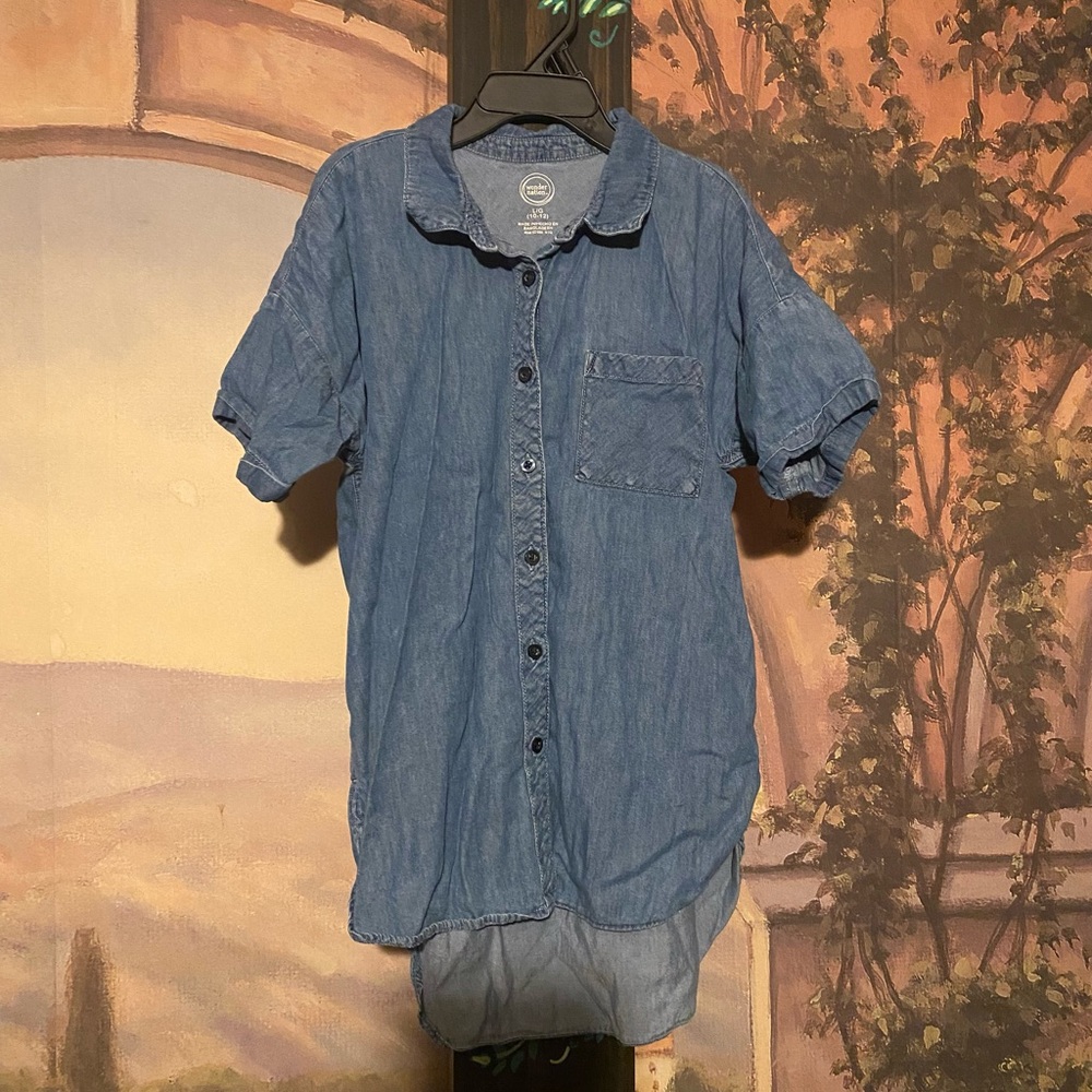 Chambray high-low hemline button down shirt - Picture 2 of 4